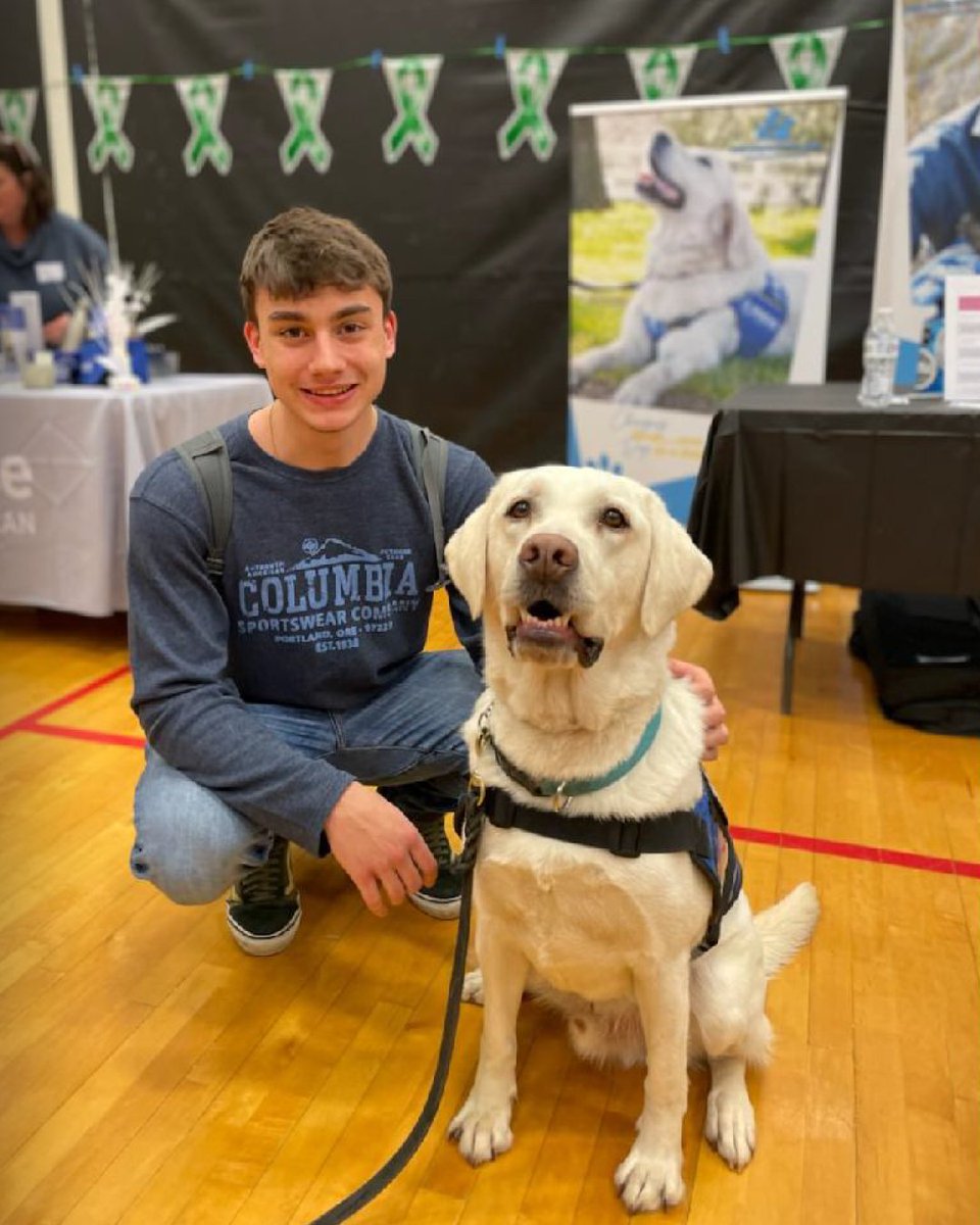 littleangelsSD's tweet photo. We’re at the @KennettHighScho Mental Health Fair today! 🐾💚 
#BreakTheStigma #MentalHealthMatters #PsychiatricServiceDogs #littleangelsservicedogs #littleangels #servicedogs #dogsoffacebook https://t.co/oEBc667ut3