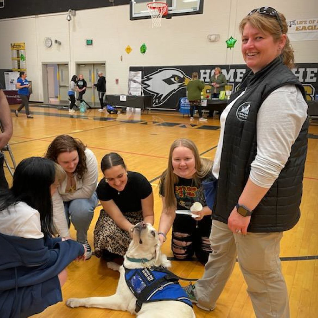 littleangelsSD's tweet photo. We’re at the @KennettHighScho Mental Health Fair today! 🐾💚 
#BreakTheStigma #MentalHealthMatters #PsychiatricServiceDogs #littleangelsservicedogs #littleangels #servicedogs #dogsoffacebook https://t.co/oEBc667ut3