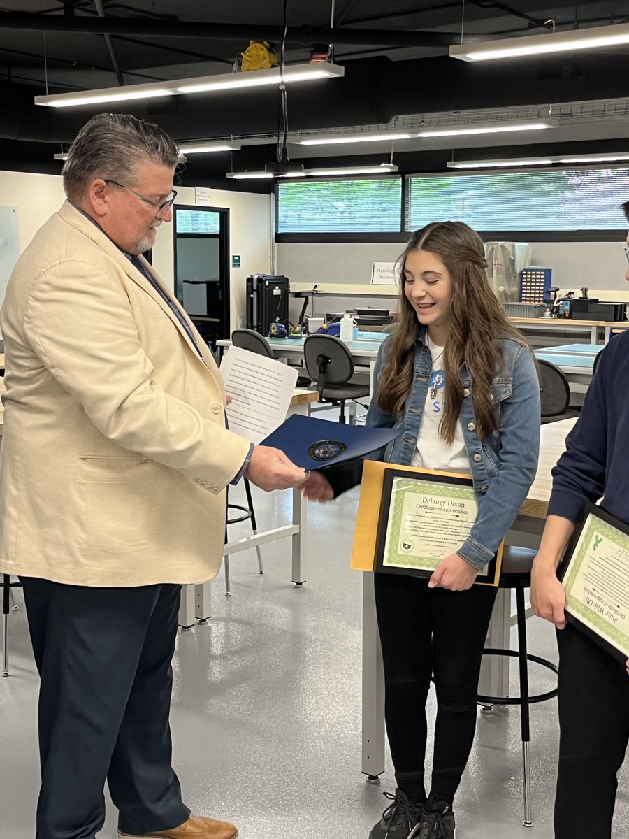 Windsor_CSD's tweet photo. Windsor 6th grader Delaney Dixon and a team of engineering students at @binghamtonu unveil Dixon's medical device invention, the Tick Stik. Read more: https://t.co/C7tK5H6BLm https://t.co/BhYDOFKhvd
