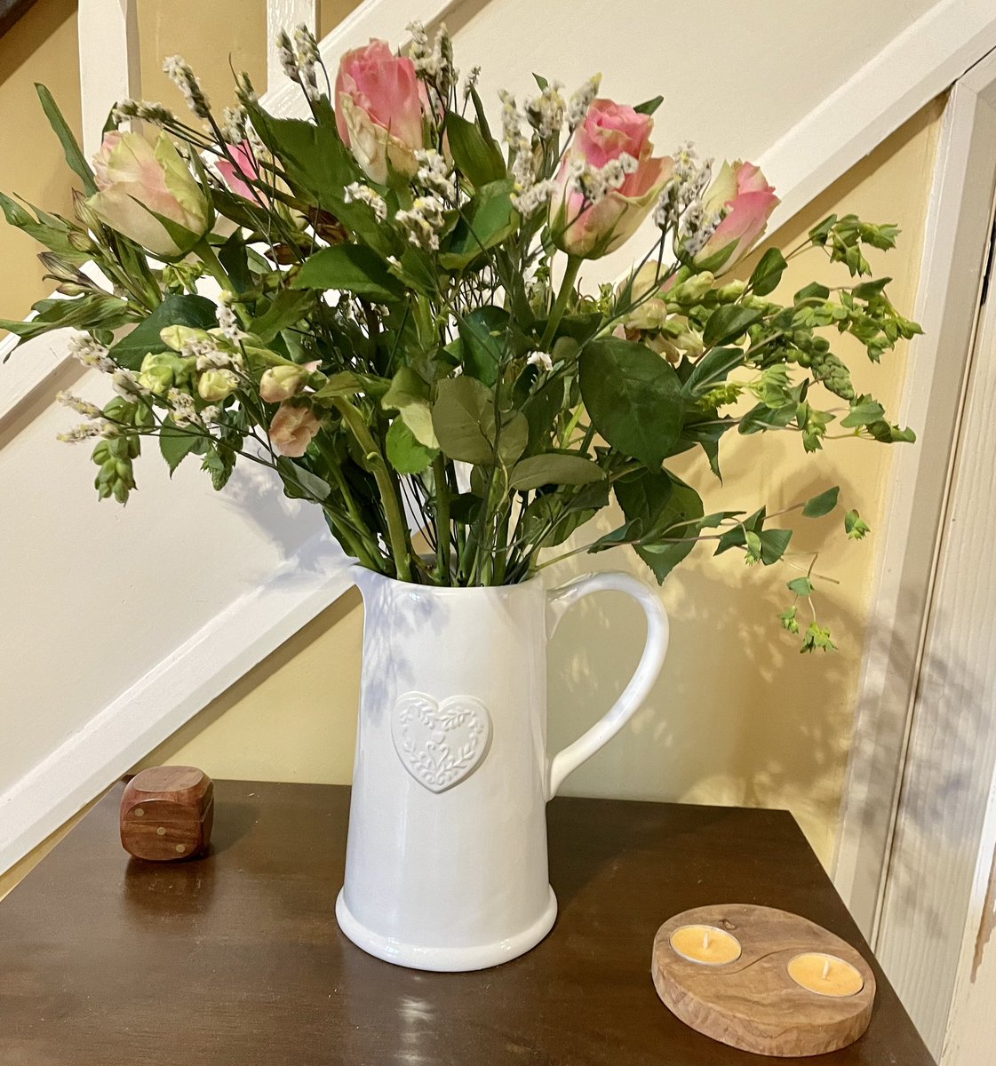 ANExpertConsult's tweet photo. An amazing 5* review and 5* flowers- I love what I do! https://t.co/0PbjVWC7JK