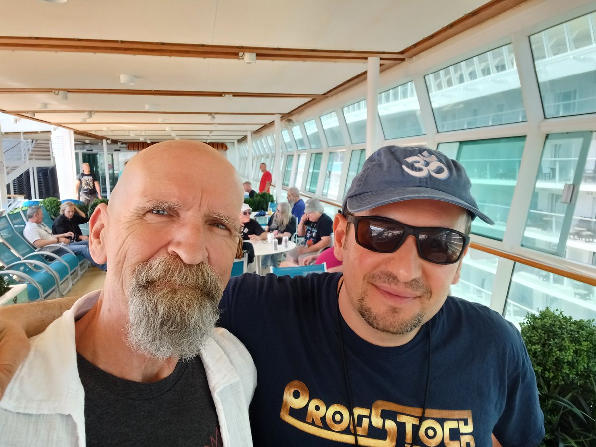 With my friend @joedeninzon at @cruisetotheedge 
So proud to be part of our song 'Storm Surge'

#bandcampfriday #stormsurge #stratospheerius stratospheerius.bandcamp.com/track/storm-su…