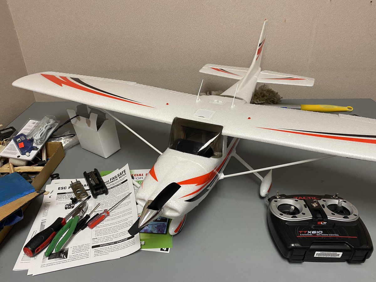 TechyMathGirl's tweet photo. Thank you to our @RCOECTE #teachers like Scott Mourhess for inspiring students to fly & perform airplane maintenance at @MirageHigh & others at @TCMSPumas training the future filmmakers, nurses, & other professionals of the future. @OneFutureCV @CVUnified @CTE4CVUSD #CTEShowcase https://t.co/Yy6Ksd68Bb