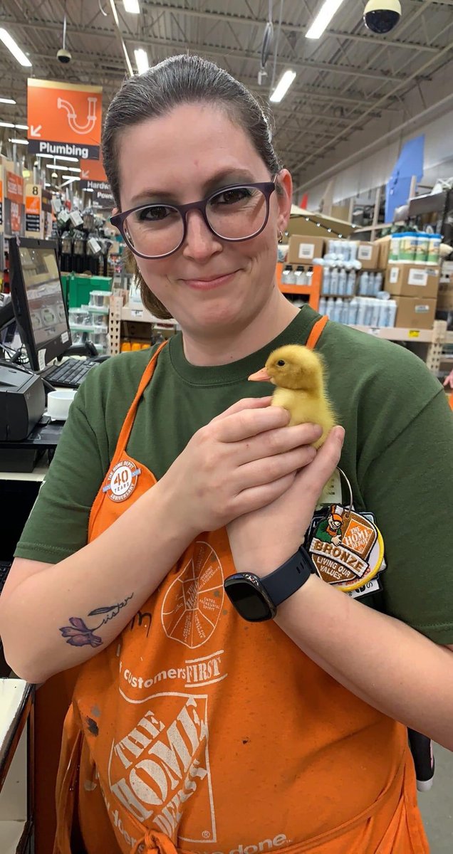 All kinds of friends come visit at store 3033!! <a href="/KevinLongwell/">Kevin Longwell</a> <a href="/NancyHenryTHD/">Nancy Henry</a>