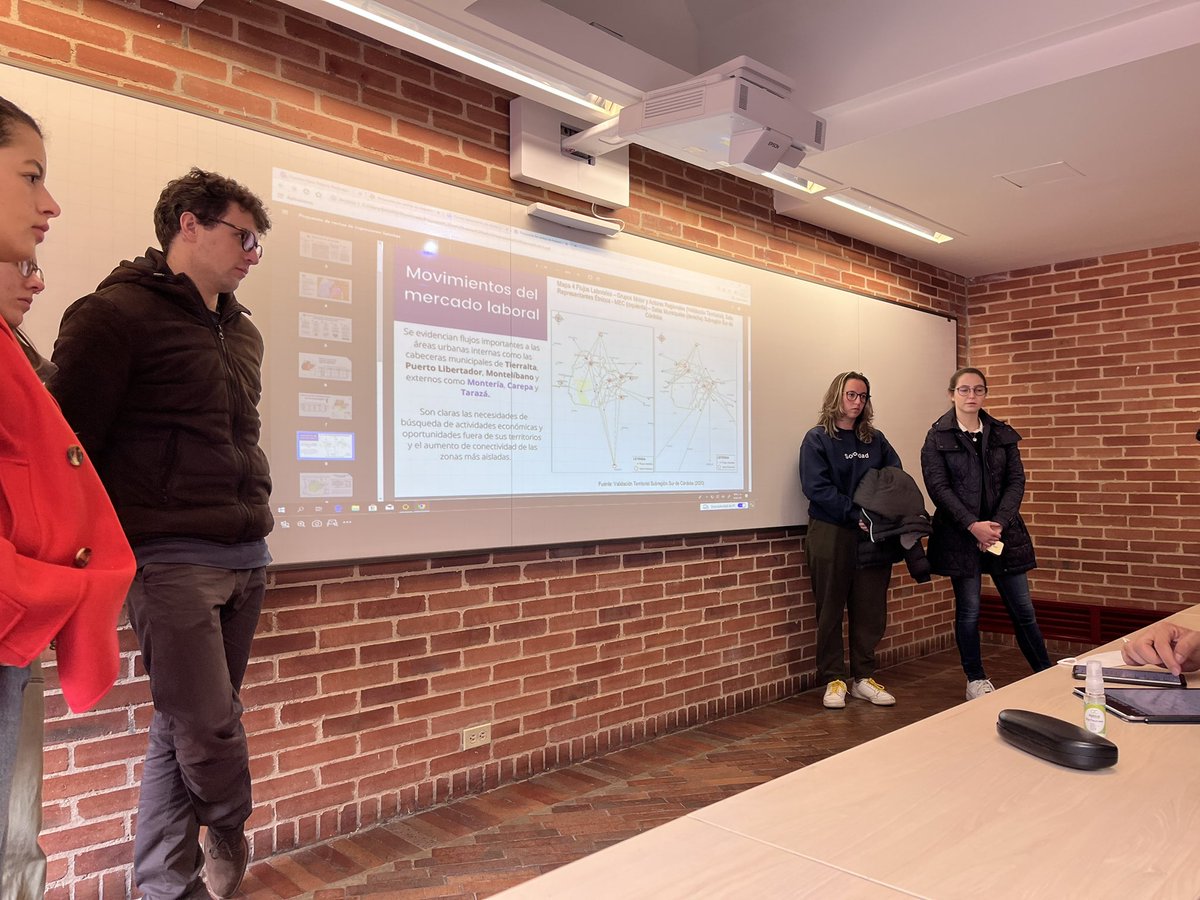 ngalvisarias's tweet photo. Hoy nuestros estudiantes de @EconomiaUAndes presentaron sus proyectos de #Consultoría para 5 subregiones PDET.
El foco estaba puesto en la aceleración de la reducción de la pobreza monetaria y multidimensional. 

¡Qué nivel de innovación y destreza metodológica! Muy orgullosa https://t.co/wc4hxVyuor