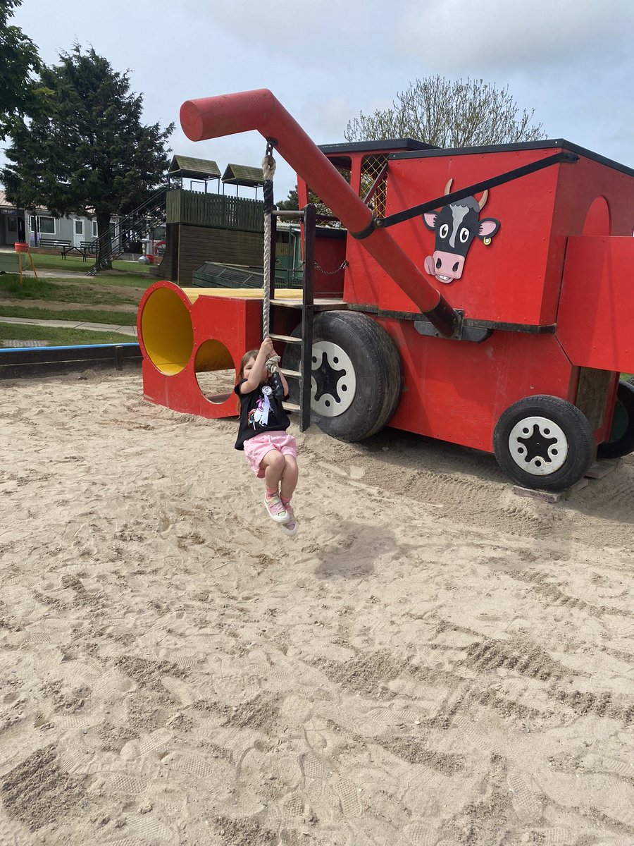 SteffanyLogan's tweet photo. @churchfieldprim Pixie 🧚‍♀️ had a wonderful time in Cornwall visiting the Dairyland farm. She got to ride a pony, learn about insects and reptiles 🦎 and saw tractors from years ago in the museum. Plus had fun playing on the park. https://t.co/gfUJBuFrBz