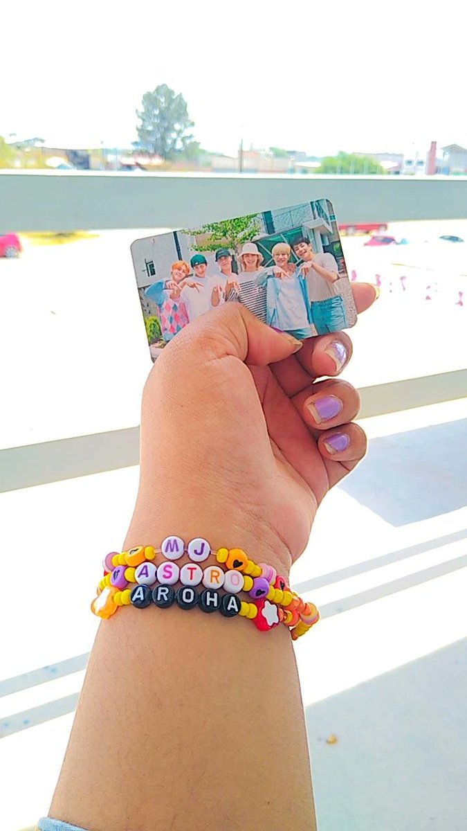 Isabel_Olveraa's tweet photo. I really love you, I will wait for you because I want to be happy with you, forever, always together.🥰🫂
Please let's not let go of each other's hands yet 🥺💜 ✩˚｡⋆
@offclASTRO / #ASTRO
#MjServesSuccessfully #엠제이
#ArohaWillWaitForYou #아스트로 https://t.co/4tRX0bey1e