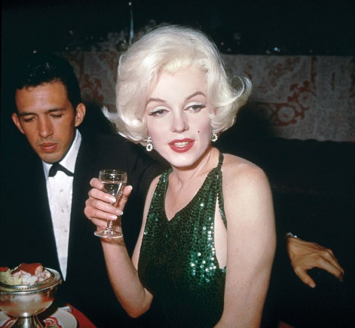 Kim Kardashian reveals she also wore the dress that Marilyn Monroe wore to the Golden Globes in 1962 for the #MetGala. Kim Kardashian reveals she also wore the dress that Marilyn Monroe wore to the Golden Globes in 1962 for the #MetGala.