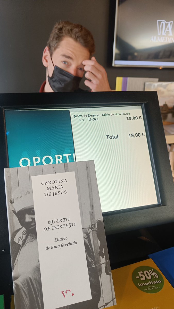 200anos200livr0's tweet photo. O mais escolhido! #quartodedespejo encontrado em Portugal na livraria Almedina em Coimbra https://t.co/9V7Ha4P7Zw