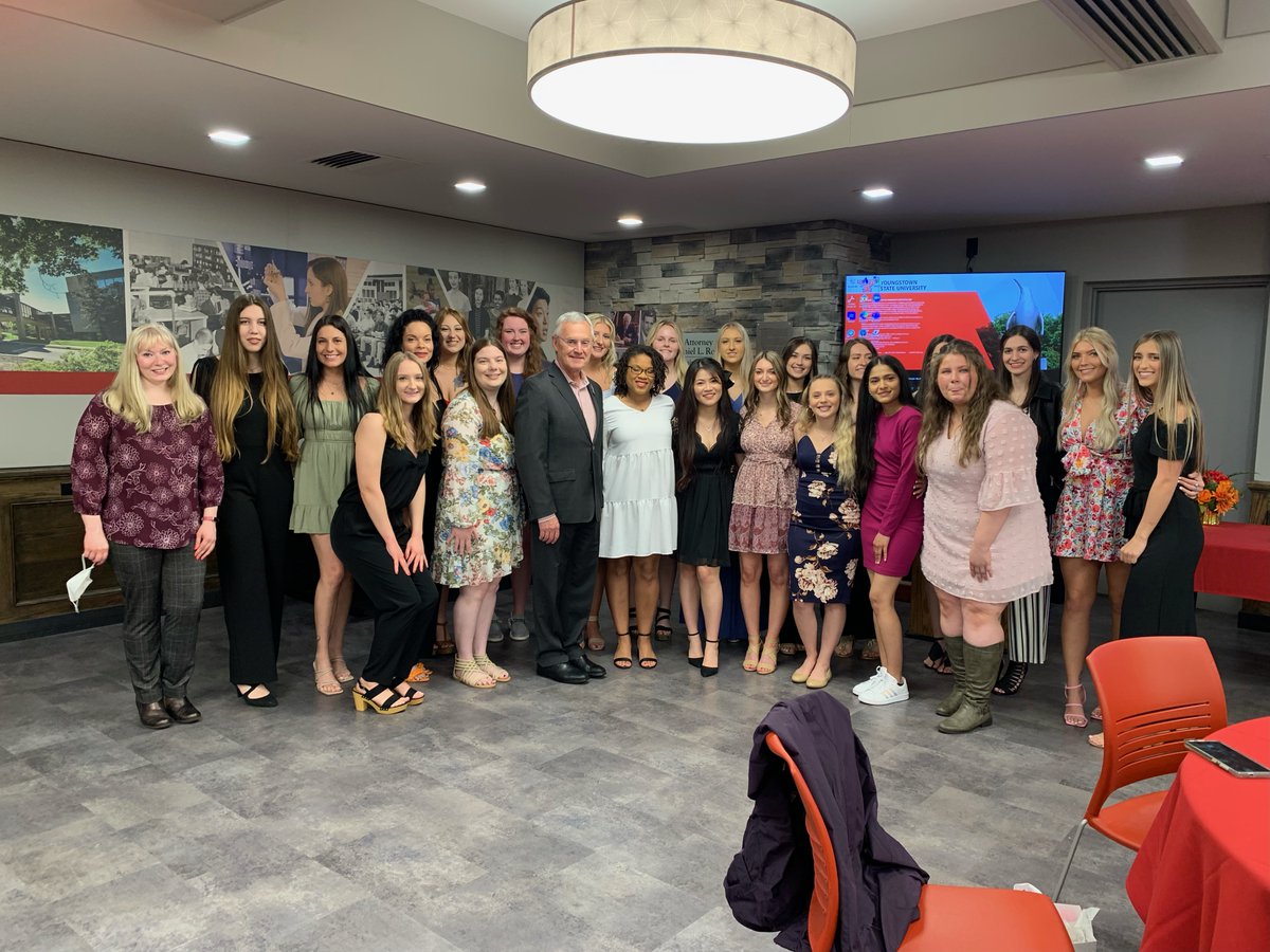 JimTressel5's tweet photo. Class of 2022 Dental Hygiene Graduates 
CONGRATULATIONS 😁🦷 https://t.co/u8z0ABr70a
