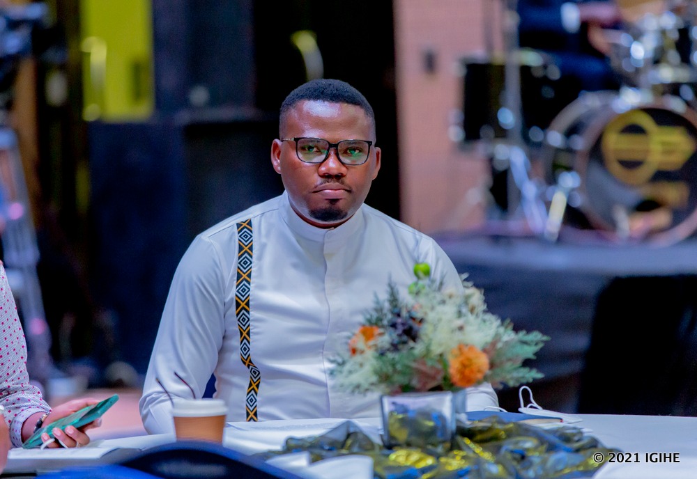 IGIHE's tweet photo. Bamporiki Edouard wahoze ari Umunyamabanga wa Leta muri MYCULTURE, yemeye ko yakoze icyaha cyo kwakira indonke, asaba imbabazi Umukuru w’Igihugu n’Abanyarwanda bose. https://t.co/176ssnPMXj