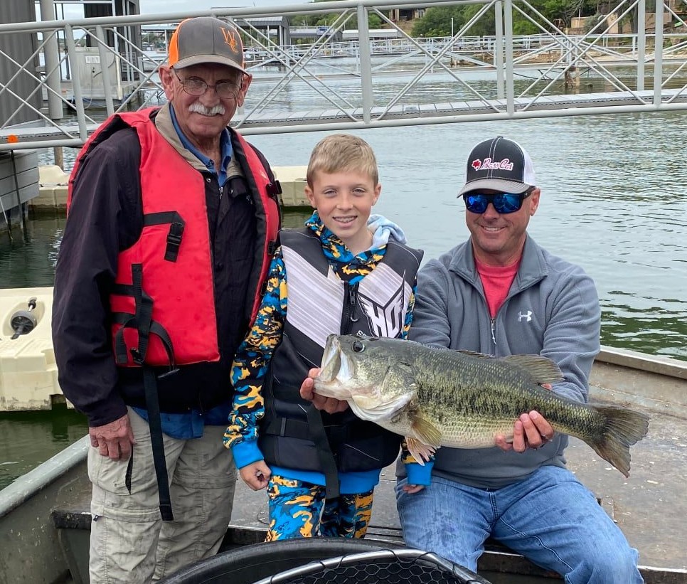 TPWDfish's tweet photo. This week Steven Davis, Randy Palmer and Montana Hand returned their Legacy Sharelunkers to Possum Kingdom. The fish were caught and donated to the Toyota ShareLunker Program. PK hasn't produced a Legacy Sharelunker since 1991.All three fish were pure Florida Largemouth Bass! https://t.co/CvqK6nopaq