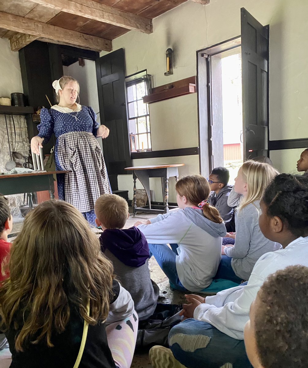 Going back in time today at Carillon Park. <a href="/daytonhistory/">Carillon Historical Park</a> #middierising <a href="/MillerRdgTweets/">Miller Ridge Elementary School</a>