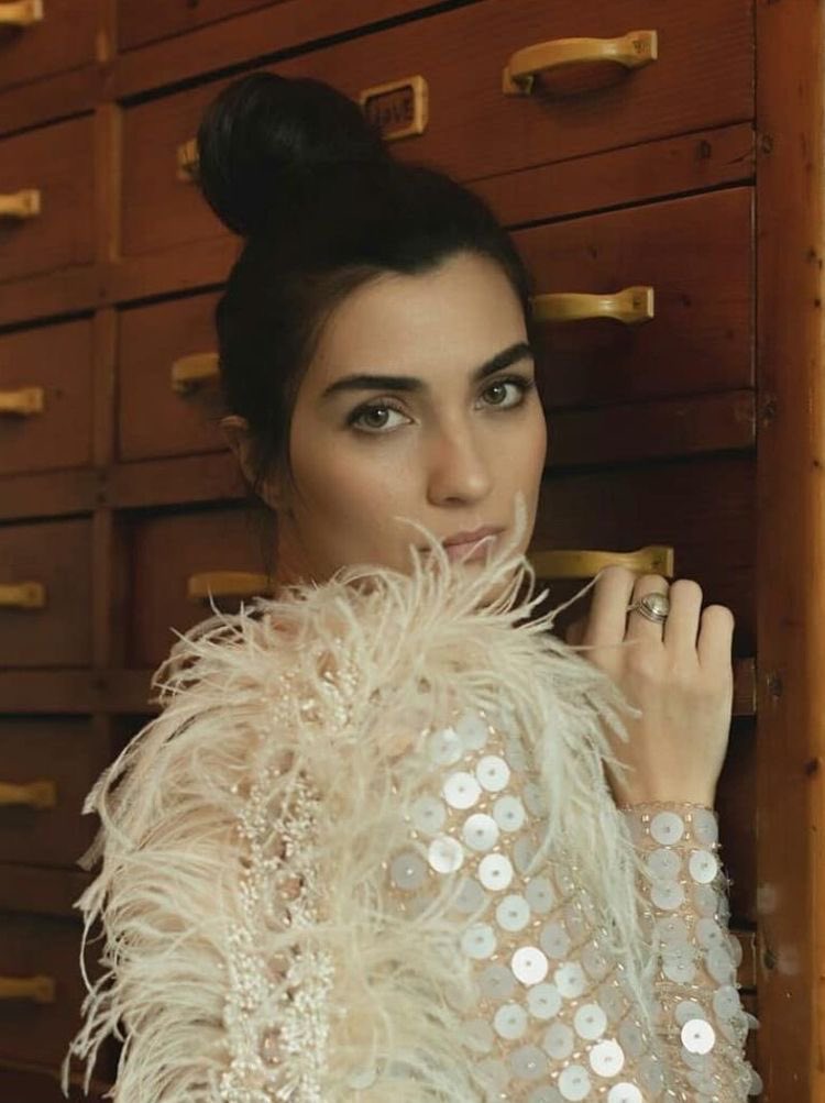 Simay4y's tweet photo. Çok çok çok güzel 😍😍😍 #TubaBüyüküstün https://t.co/ziMtkCQX8i