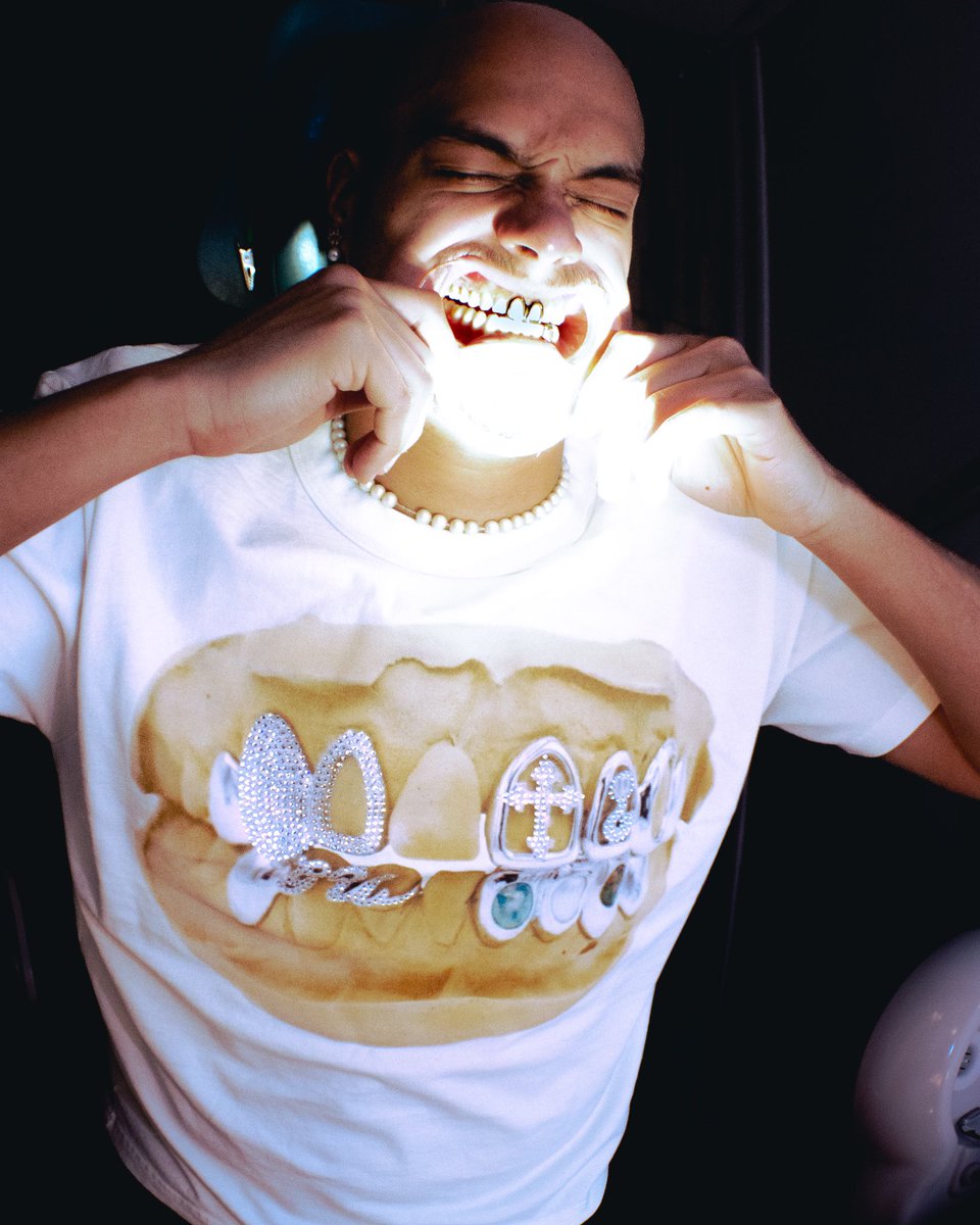 dimelojc's tweet photo. GRILLZ SHIRT TODAY. 6PM EST. 

https://t.co/7sFSRpSfuP 🫶🏽 https://t.co/cGCKKQB90R