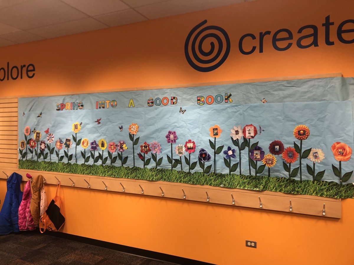 D89Libraries's tweet photo. @glencrestms Library Teen Advisory Board students created this bulletin board for the @GlenEllynPL children's section to showcase some of their favorite books! https://t.co/SUud8kXl9f