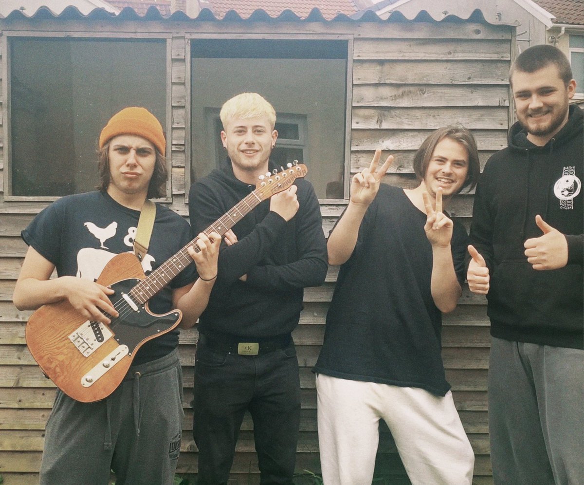 Enter Red tweet media