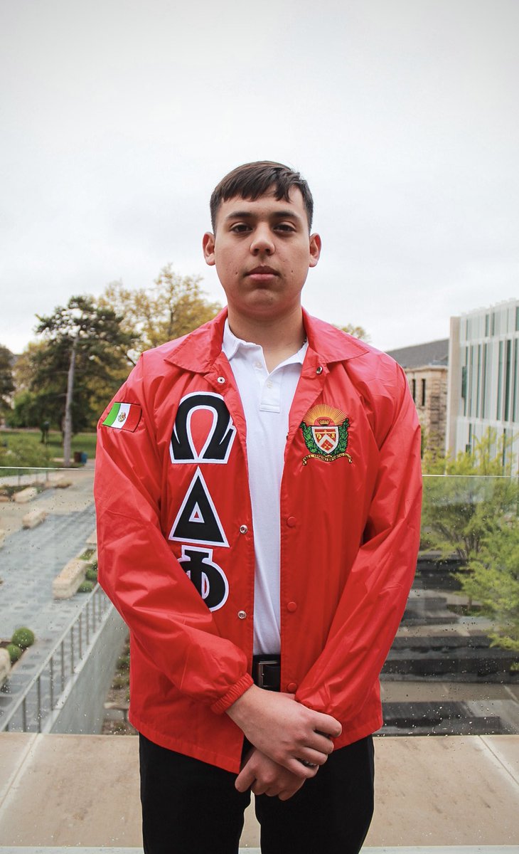 KSUKnights's tweet photo. ⚔️ MEET THE KNEOS ⚔️
Alex “Prosperity” Rivera
Big Bro: Manny “Phoenix” Aguero
Hometown: Durango, Mexico
Grade: Freshman
Major: Economics
#Tail #ZetaLine #BXBoiz https://t.co/5Xwr8GLbLE