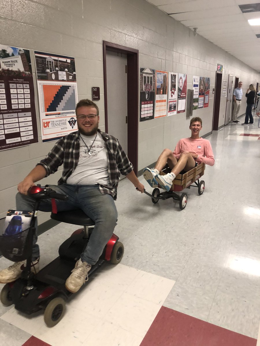 TibbsEAG's tweet photo. It’s seniors last full day. Which means anything but a backpack day. Thank you @Tim_PedigoEAG  and @EAGbrownj for letting them make these memories.  #ehsco2022 https://t.co/VQLt2hbnBX