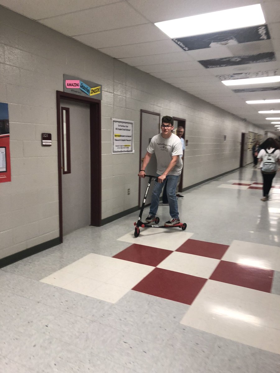 TibbsEAG's tweet photo. It’s seniors last full day. Which means anything but a backpack day. Thank you @Tim_PedigoEAG  and @EAGbrownj for letting them make these memories.  #ehsco2022 https://t.co/VQLt2hbnBX
