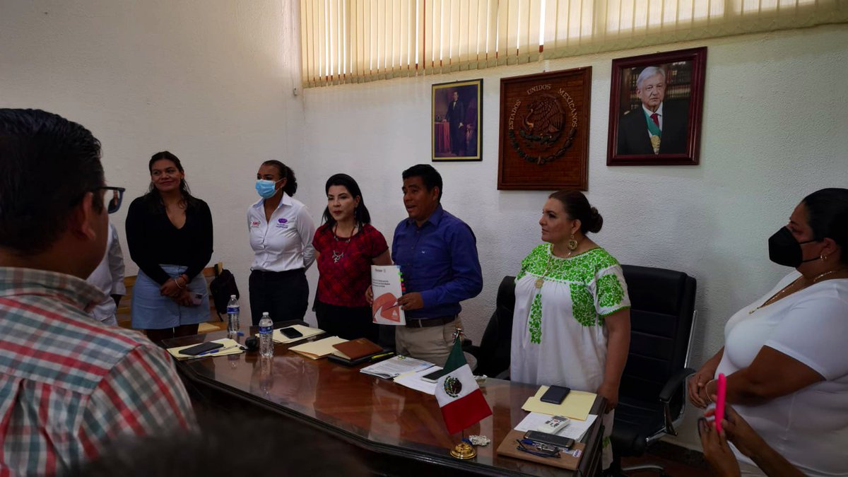 anavasquezc's tweet photo. Instalé el Consejo Municipal para Prevenir, Atender, Sancionar y Erradicar la Violencia Contra las Mujeres y tomé protesta a las personas que lo integran, en Santa María Huatulco. https://t.co/zbL6Uk8Scx