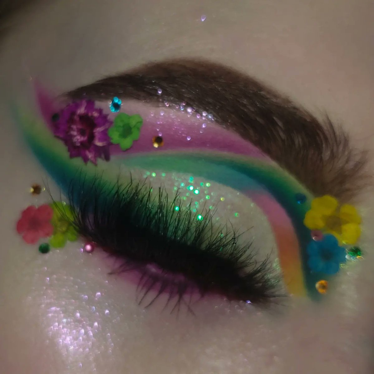 Javflynn_'s tweet photo. @beautybay I've got a follow but would love to be considered for #generationBB 🤞🥰 https://t.co/faAMxKfAZx