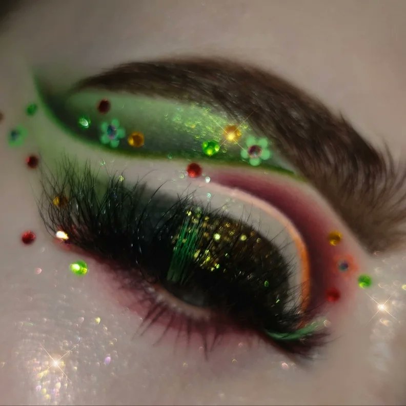 Javflynn_'s tweet photo. @beautybay I've got a follow but would love to be considered for #generationBB 🤞🥰 https://t.co/faAMxKfAZx
