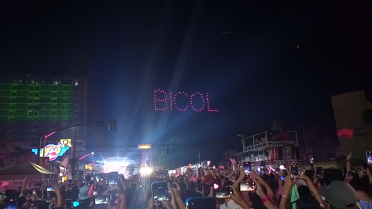 abkd1245's tweet photo. 306,000 (estimated) Strong Kakampinks!
#NagaIsPink
#NagaForLeniKiko 
#IpanaloNaNatinTo https://t.co/Wua8QZD14C