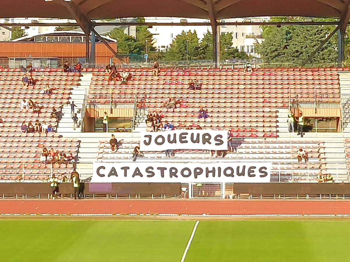 uscreteil1936's tweet photo. Des joueurs catastrophiques.
#NationalFFF | #USCLSOC https://t.co/ksNOkTiTgA