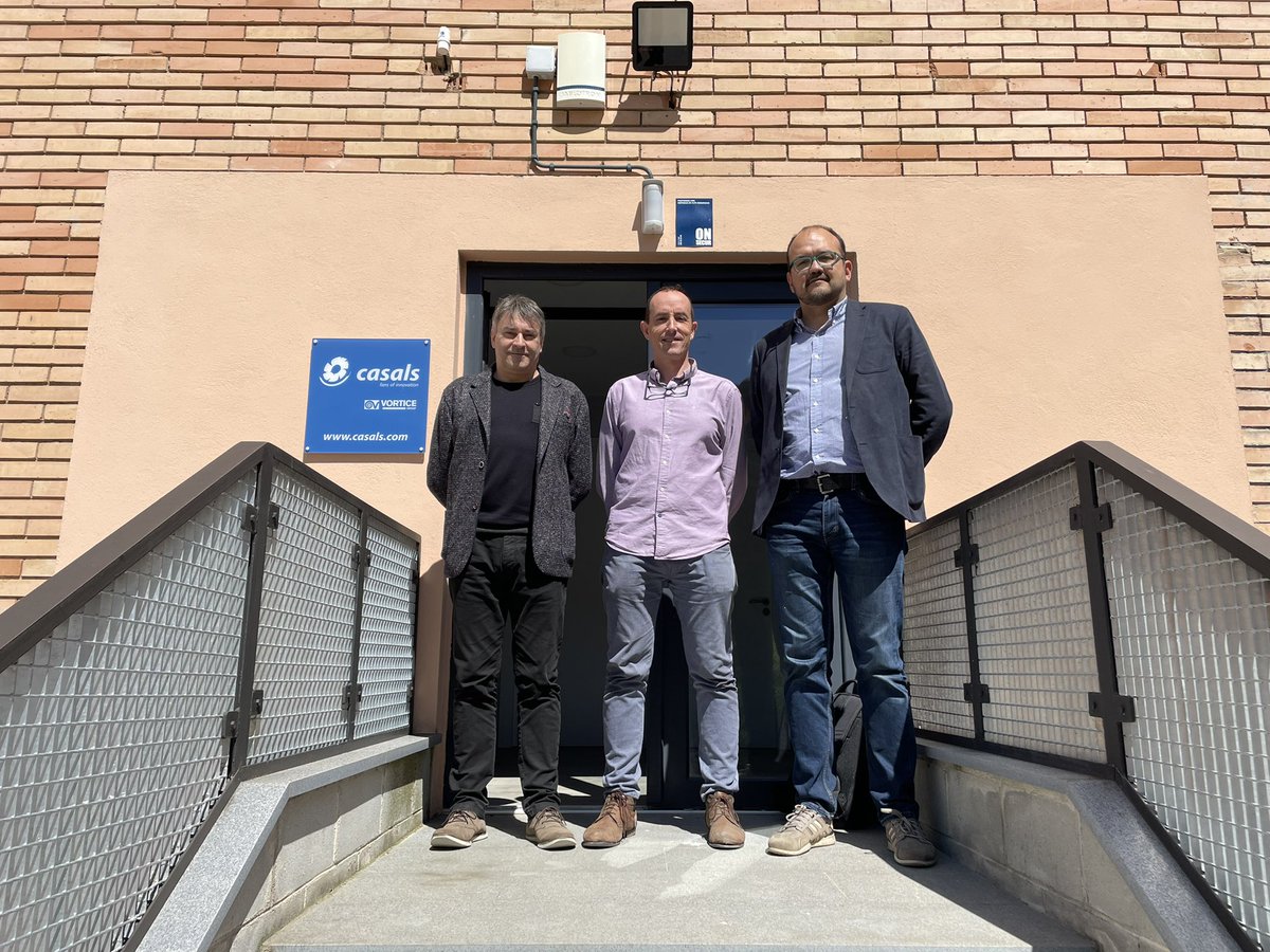 FerranRodero's tweet photo. Avui hem visitat empreses de Ripoll amb el seu alcalde @jordimunell.Grup #Fibran,empresa lider catalana en tripa i l’ampliacio de #CasalsVentilacio a l’antiga Casals. Grans referents industrials que arrelen a un municipi compromes amb la Industria.Bona feina Alcalde! @economiacat https://t.co/nEQzyDyzbB