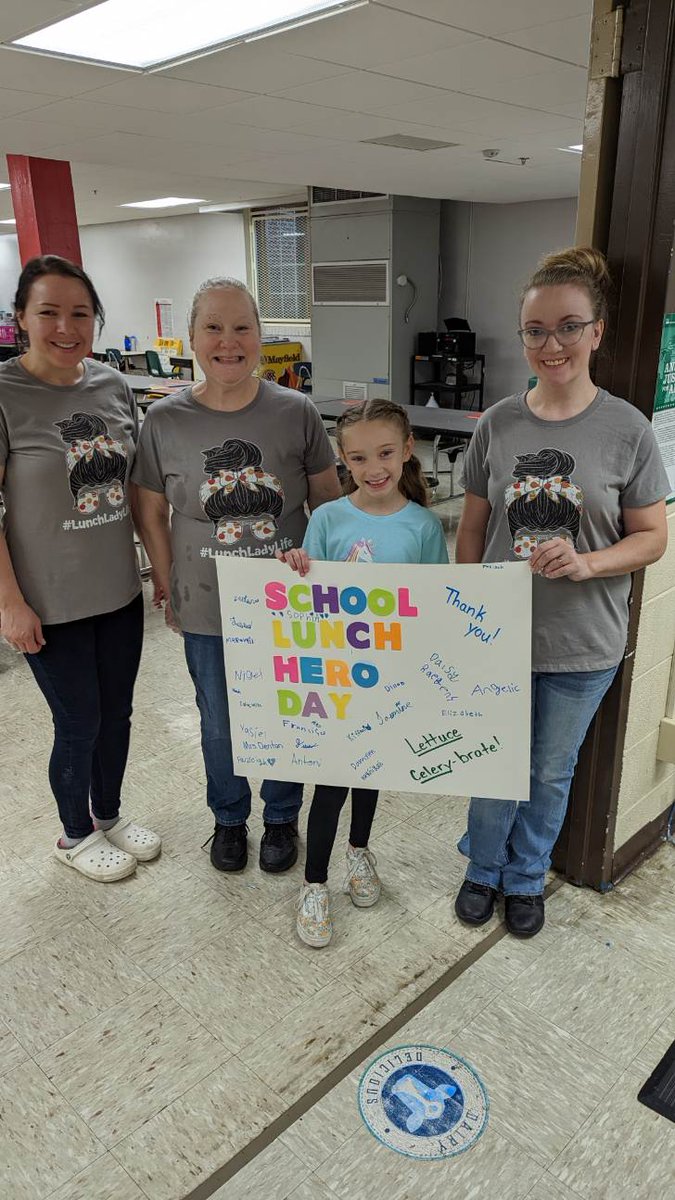 CCS_SNProgram's tweet photo. Thank you @ArnoldMustangs for recognizing our School Lunch Heros! #SLHD22 https://t.co/udPZqg6iFc
