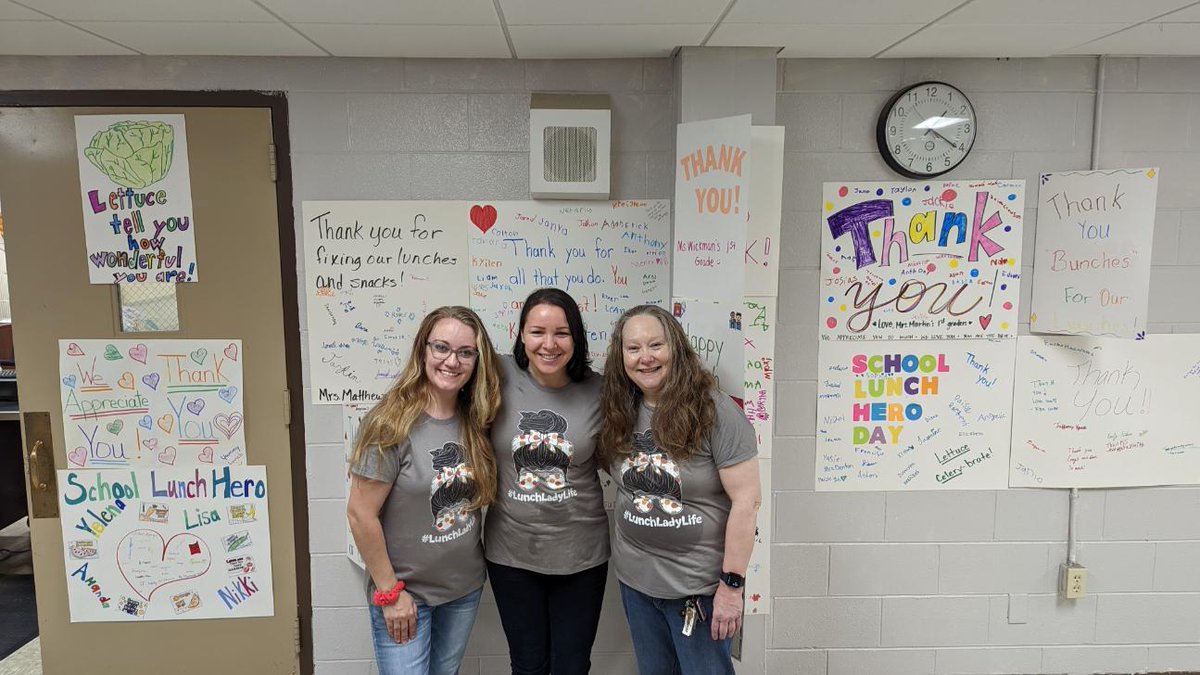 CCS_SNProgram's tweet photo. Thank you @ArnoldMustangs for recognizing our School Lunch Heros! #SLHD22 https://t.co/udPZqg6iFc
