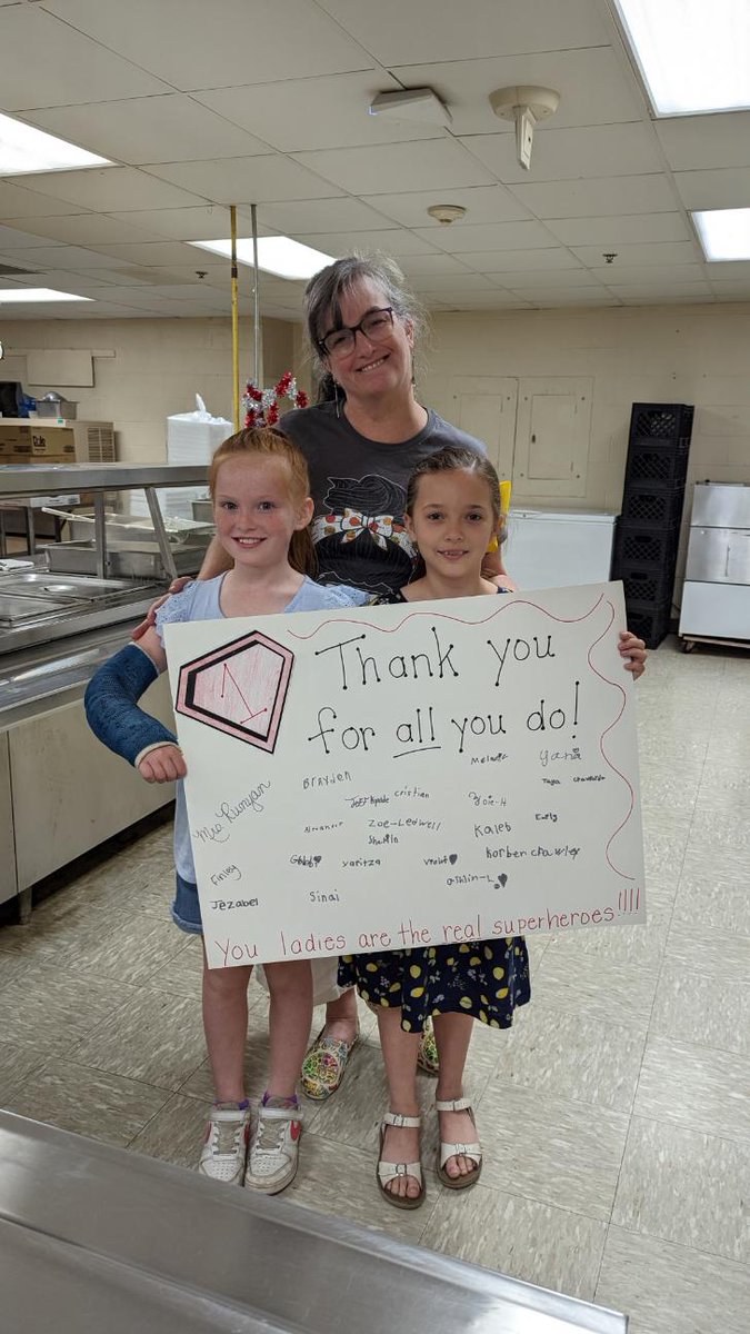 CCS_SNProgram's tweet photo. Thank you @ArnoldMustangs for recognizing our School Lunch Heros! #SLHD22 https://t.co/udPZqg6iFc