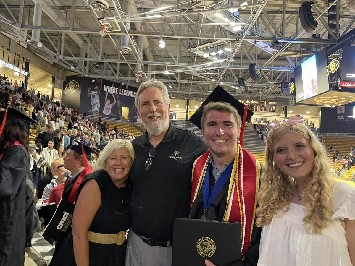 HayBailes97's tweet photo. So proud of this little buff for graduating from @CUBoulderCMCI today!! #SKOBuffs #PRBuffs @CUBoulder https://t.co/GTmOziH1Sg