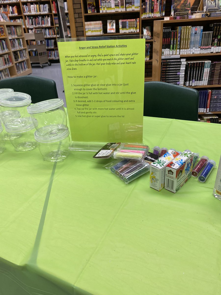 daniellepacey's tweet photo. For our last #wellness day we had stress relief stations with tea and cookies in the @Sherwood_HWDSB LLC. Thanks to @StewardsonHWDSB  for the resources! This event was such a hit! Stress balls, glitter calm jars, colouring, puzzles, games &amp; bracelet making! https://t.co/S5PLLISHLJ