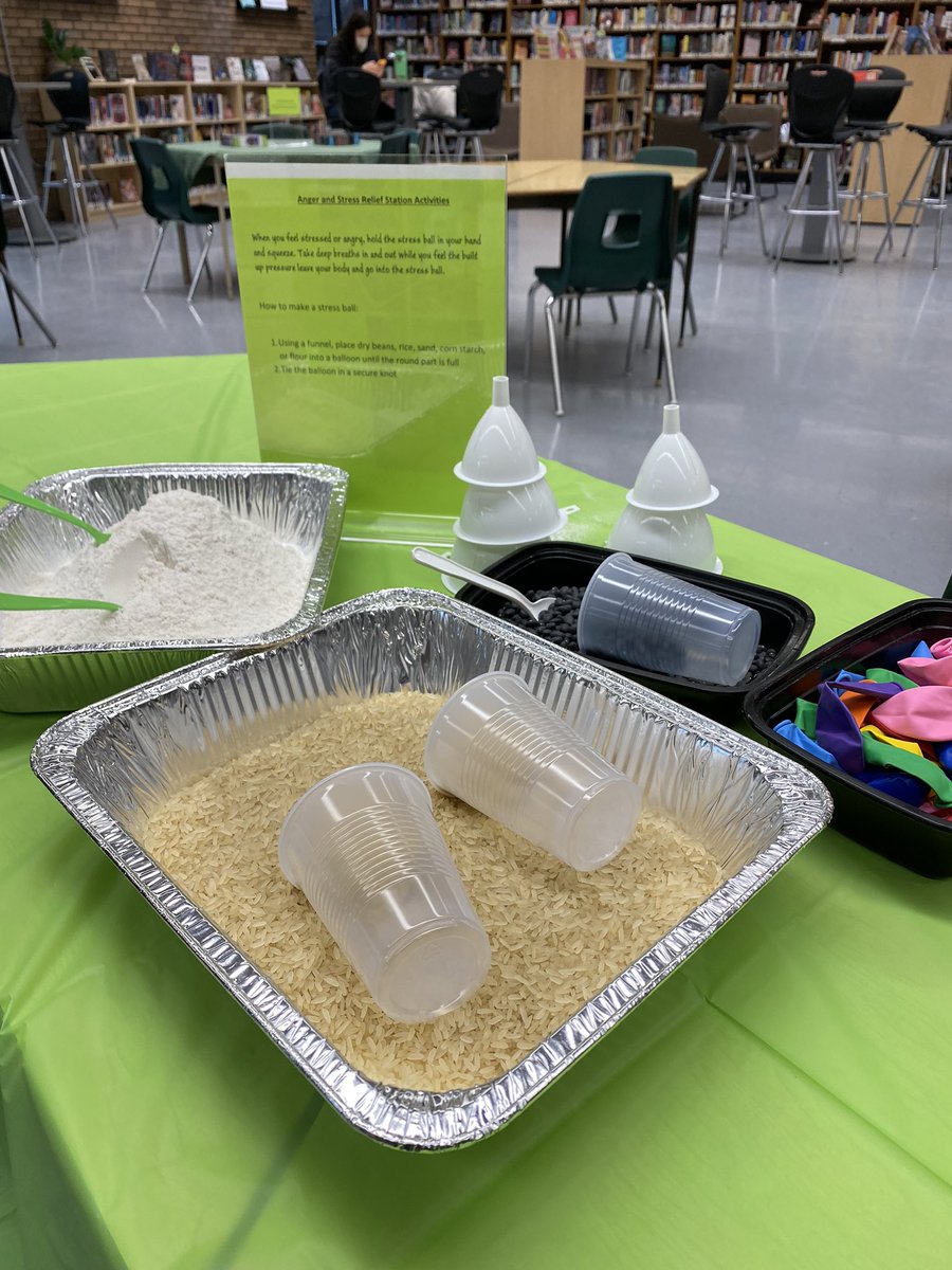 daniellepacey's tweet photo. For our last #wellness day we had stress relief stations with tea and cookies in the @Sherwood_HWDSB LLC. Thanks to @StewardsonHWDSB  for the resources! This event was such a hit! Stress balls, glitter calm jars, colouring, puzzles, games &amp; bracelet making! https://t.co/S5PLLISHLJ