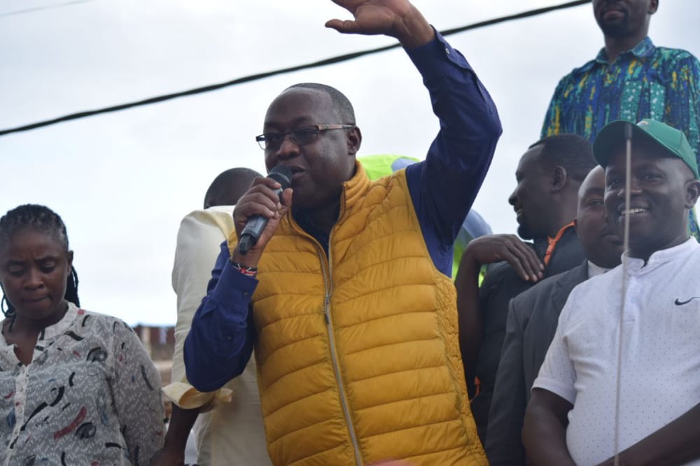 JNjorogeMuchiri's tweet photo. Today my governor @SakajaJohnson  and I visited the residents of Kawangware, accompanied by @KiarieJohn, Dagoretti South MP, and Nairobi MCAs.  
#SiasaSafiBiasharaSafi
#LetsMakeNairobiWork https://t.co/Z74iTj3xXD https://t.co/fEBJuVE2UC