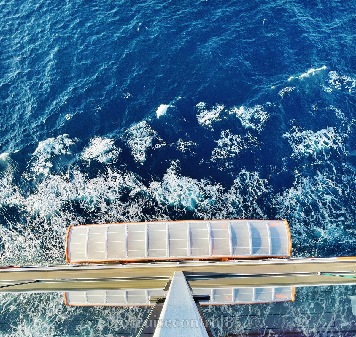 n0cruisecontrol's tweet photo. The Magic Carpet appears to be on deck 5 tonight ππ’ I love the reflection of it in this photograph π #themagiccarpet #celebritybeyond #celebritycruises @CelebrityUK @CelebrityCruise https://t.co/V5QlyZ3JFZ