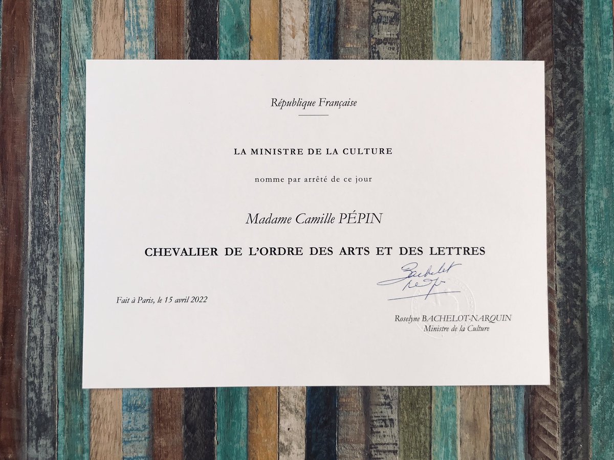 Camille_Pepin's tweet photo. Très heureuse d’avoir été nommée Chevalier de l’Ordre des Arts et des Lettres ! Vive la culture et vive la création 🎼🩰🎨📚 ! 

@MinistereCC @R_Bachelot https://t.co/j0Niaj2zKJ