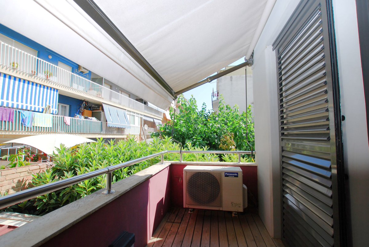 HT_vacacional's tweet photo. ¡Ya puedes reservar tus próximas vacaciones! Precioso apartamento en Vilassar de Mar, ideal para parejas/pequeñas familias! 👍🌊

🛏1 dormitorio
🛁1 baño
🛋Salón comedor 
☀️Terraza
🍽Cocina

https://t.co/GMxvDp9puH

👋 https://t.co/QUd9drIJq7 ☎ 930111954
#HelloTime #VilassarMar https://t.co/L5QOq7cJ0c