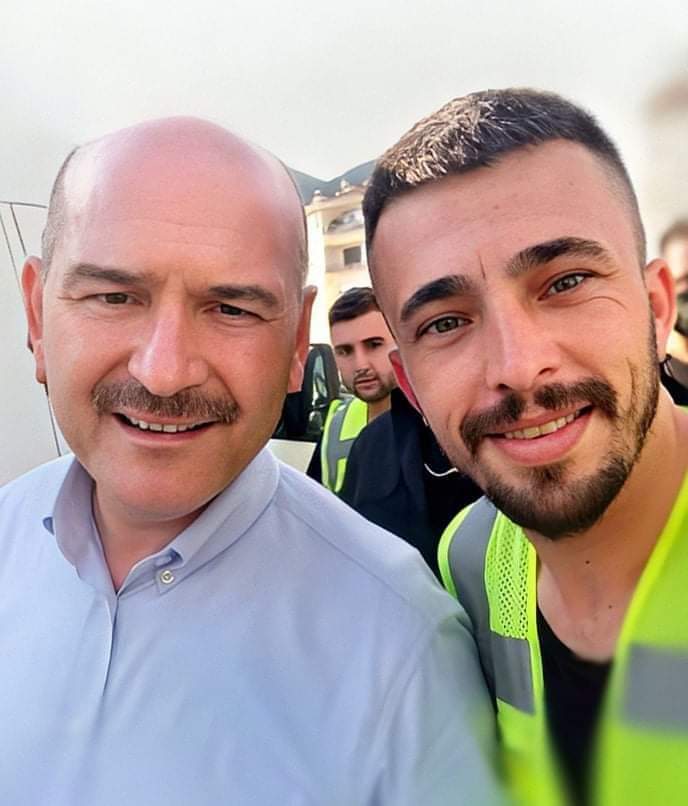 EthemGdek2's tweet photo. #özdağ  önce sen HDP binasını basmaya gitseydin. 

 #demirtaş a ve ona özgürlük isteyenlere  racon kesseydin. 

Bu millet #soylusunu, sana ve senin gibilere yem etmez.

#SueleymanSoylu https://t.co/Wv3VjC9Qe5