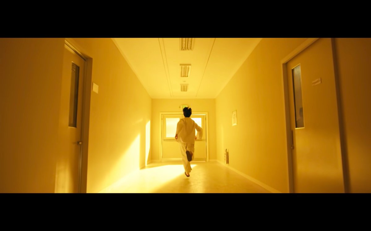 powerfultata's tweet photo. i have a feeling like this is what they meant by door https://t.co/vjccLw6Ov9