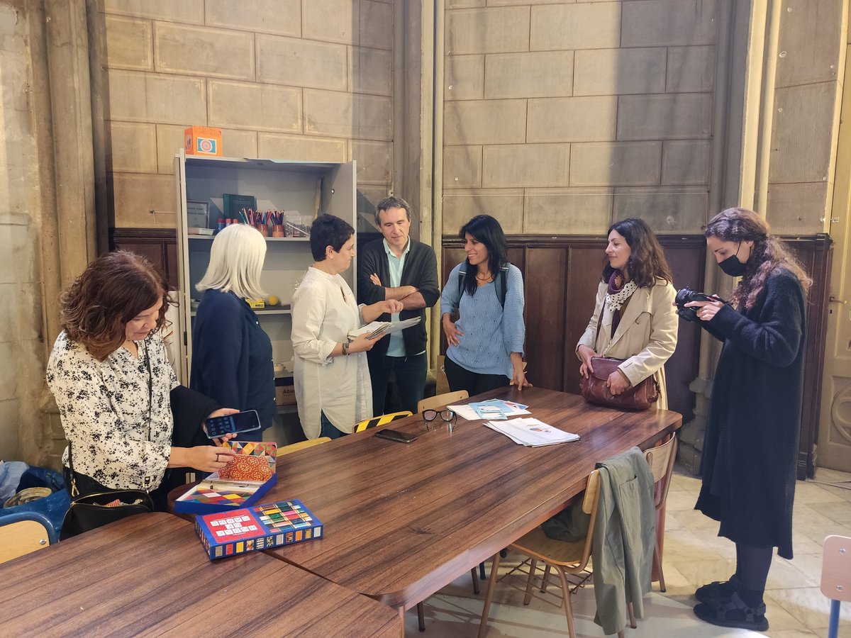 E:\\ART (@experimentemart) on Twitter photo #espaisc compartint experiències, metodologies dels processos de creació amb alumnes <a href="/EeixampleI/">IEeixample</a> #artista Regina Giménez la #mediació @PerezSellaresde
@fundaciotapies
<a href="/bcncultura/">Barcelona Cultura</a> <a href="/consorciedubcn/">Consorci d'Educació</a>
<a href="/CRPsantandreu/">CRP Sant Andreu</a> #culturaieducaciobcn
#culturaieducacio
#experimentemamblart #espaisc compartint experiències, metodologies dels processos de creació amb alumnes <a href="/EeixampleI/">IEeixample</a> #artista Regina Giménez la #mediació @PerezSellaresde
@fundaciotapies
<a href="/bcncultura/">Barcelona Cultura</a> <a href="/consorciedubcn/">Consorci d'Educació</a>
<a href="/CRPsantandreu/">CRP Sant Andreu</a> #culturaieducaciobcn
#culturaieducacio
#experimentemamblart