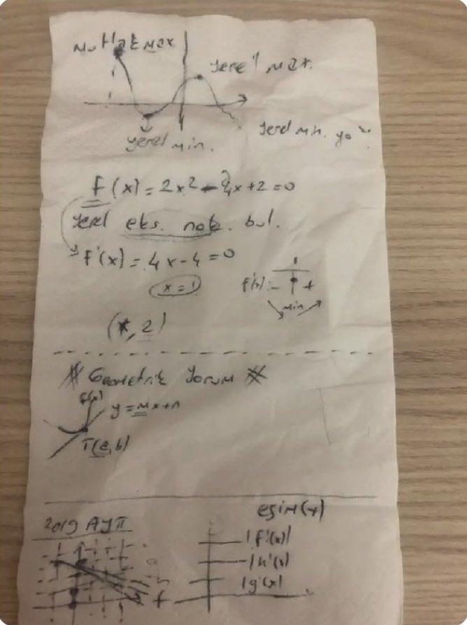 sezergnr_44's tweet photo. Eğer bir Matematikçiysen tatilde peçetenin üzerinde soru çözmen gerekebilir. https://t.co/6Dm8Ddr6Bo