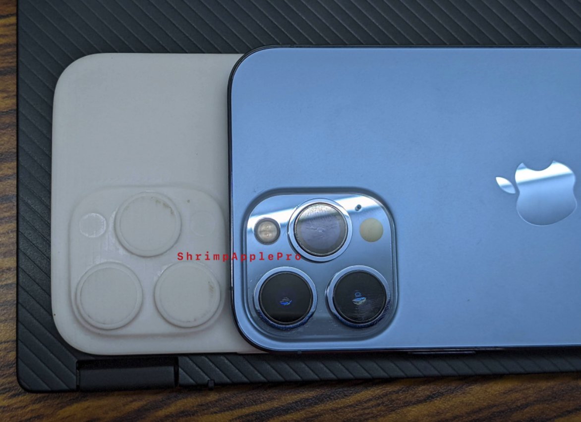 Vittorino1806's tweet photo. Oggi il leaker "ShrimpApplePro" ha pubblicato nuove immagini che mostrano il design del futuro iPhone 14 Pro Max.

#Apple #ShrimpApplePro #iPhone #iPhone14 #iPhone14Pro #iPhone14ProMax #AppleBlog #AppleNews https://t.co/4wRB9QMXdb