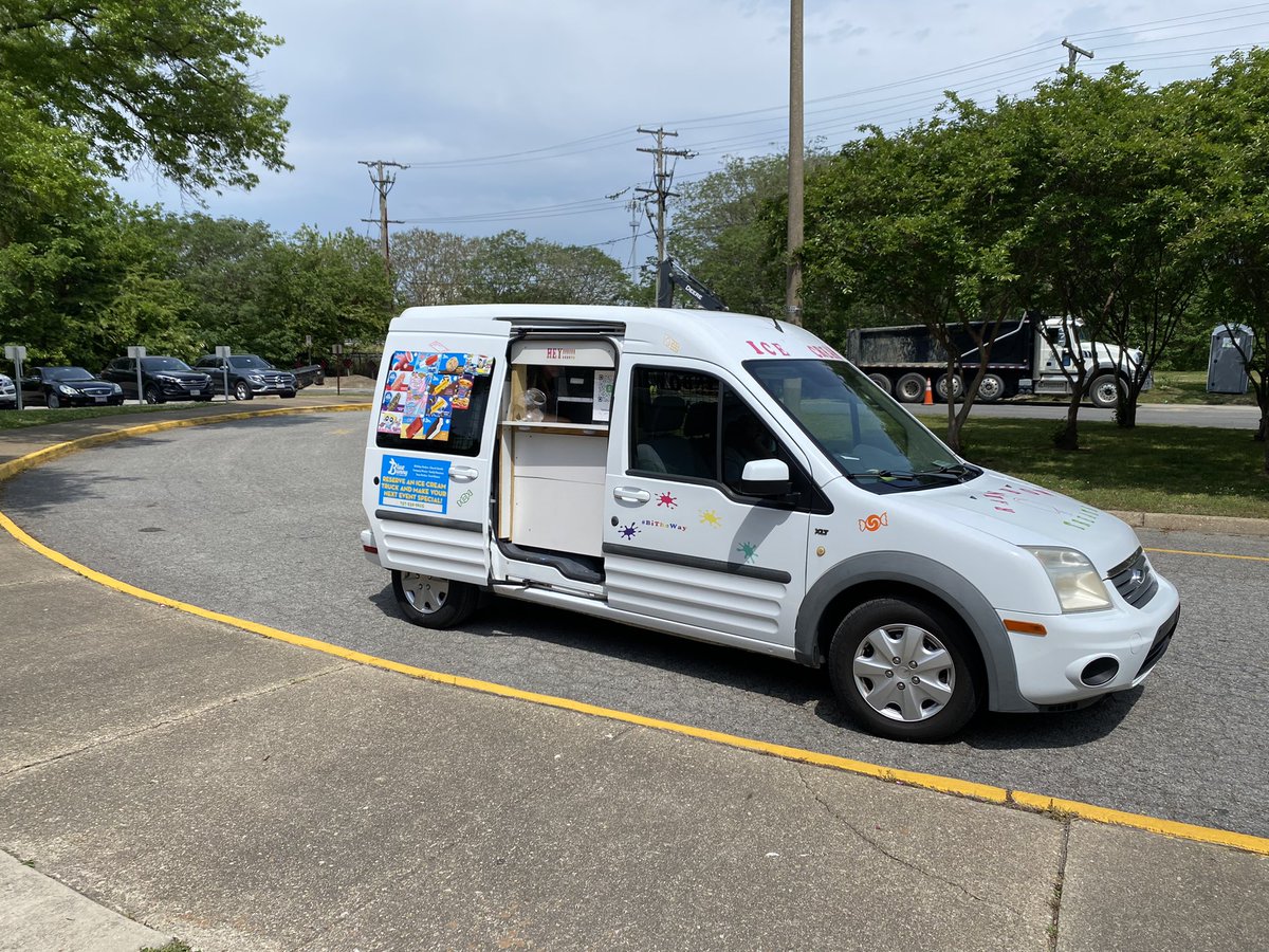 RBWTinyTigers's tweet image. Ice cream day is a great day!  Thank you to our administrative team for bringing the ice cream truck for the staff!