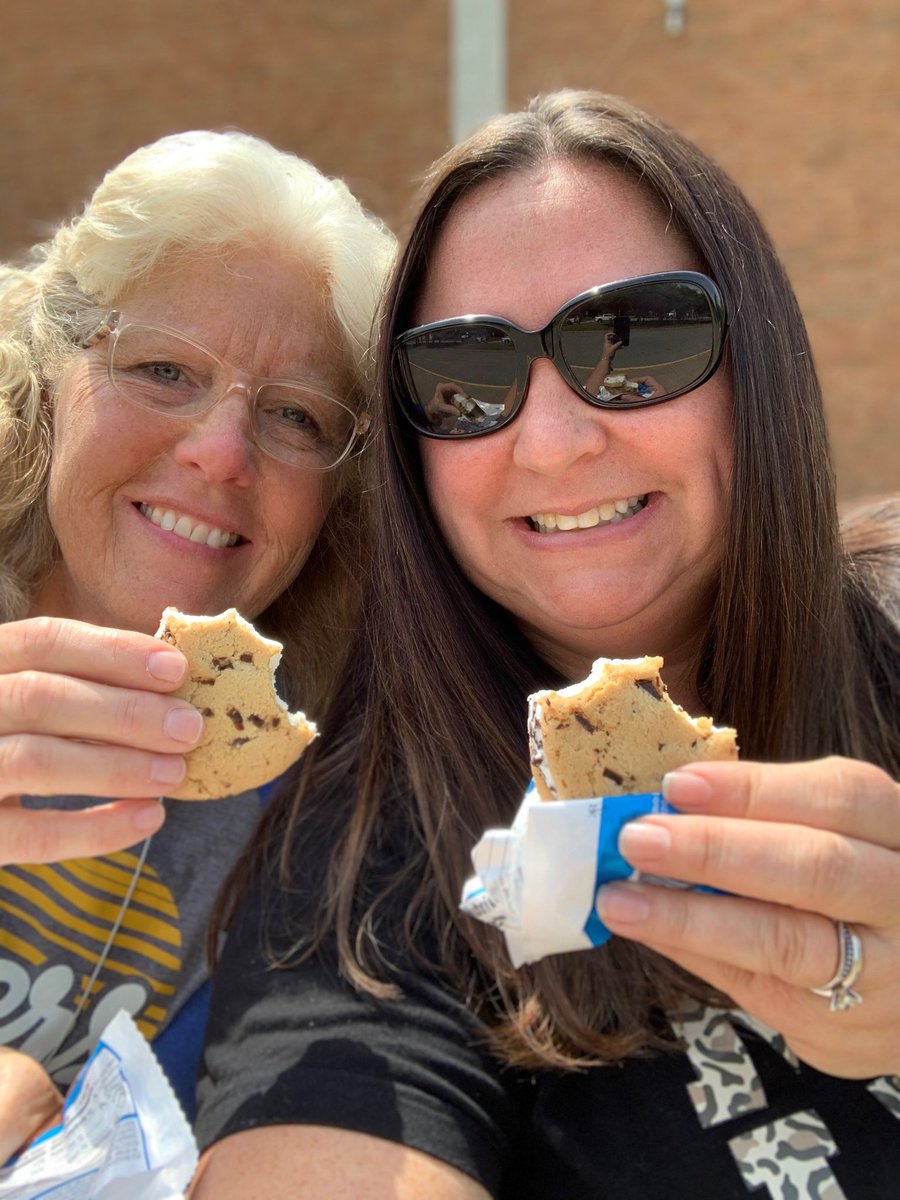RBWTinyTigers's tweet image. Ice cream day is a great day!  Thank you to our administrative team for bringing the ice cream truck for the staff!