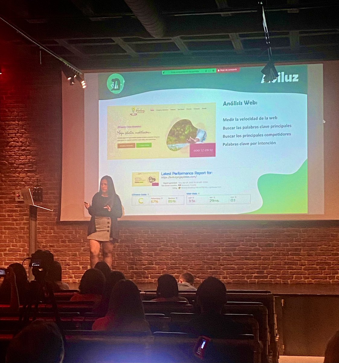 SalimaSanchez's tweet photo. Ahora llega @Estibalizdesign para presentarnos su proyecto Kranti en el Master de Marketing Digital de @aulaCM ¡Muy top! 🙌🏼🙌🏼🙌🏼
#MasterAulaCM https://t.co/62DAflAm9Y
