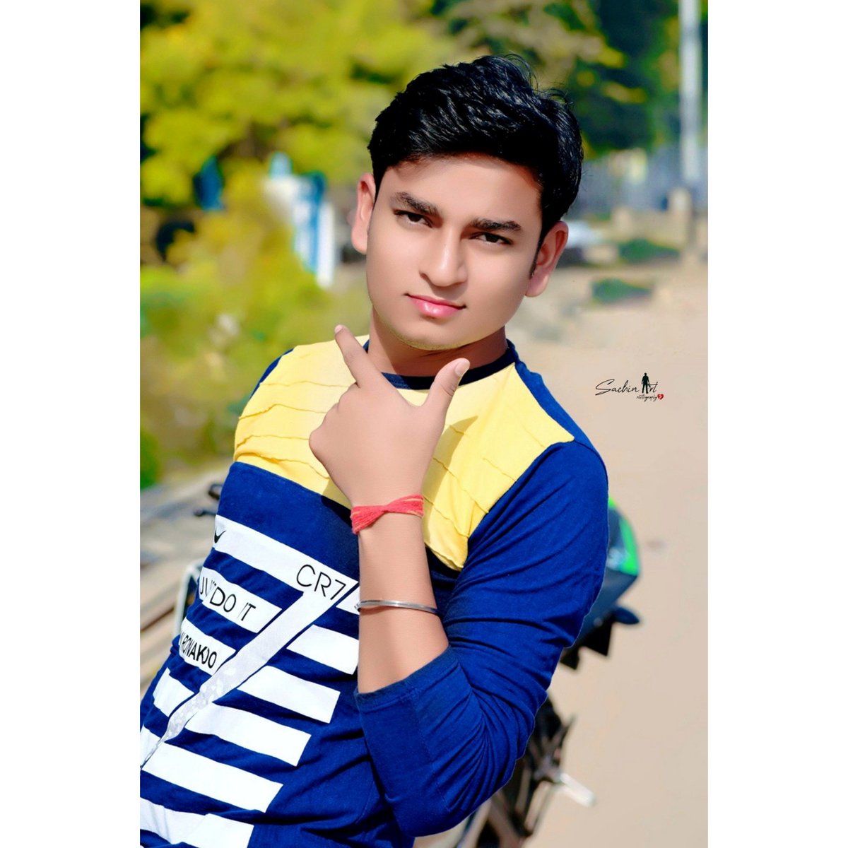Sachinpalvvip07's tweet photo. #जिस👰 से #शिकायत👄 है उसी से #मोहब्बत♥️ है..
#मानो📺 जो #दर्द🔥 है वही #दवा💉 है..!!
#sachinpalvvip
#sachinpalvvip9695777758 #sachinartphotography #sirsakalar #palsahab #influencer #model #attitude #Nikon #stylishpose #poses https://t.co/uGyZKgrrJD