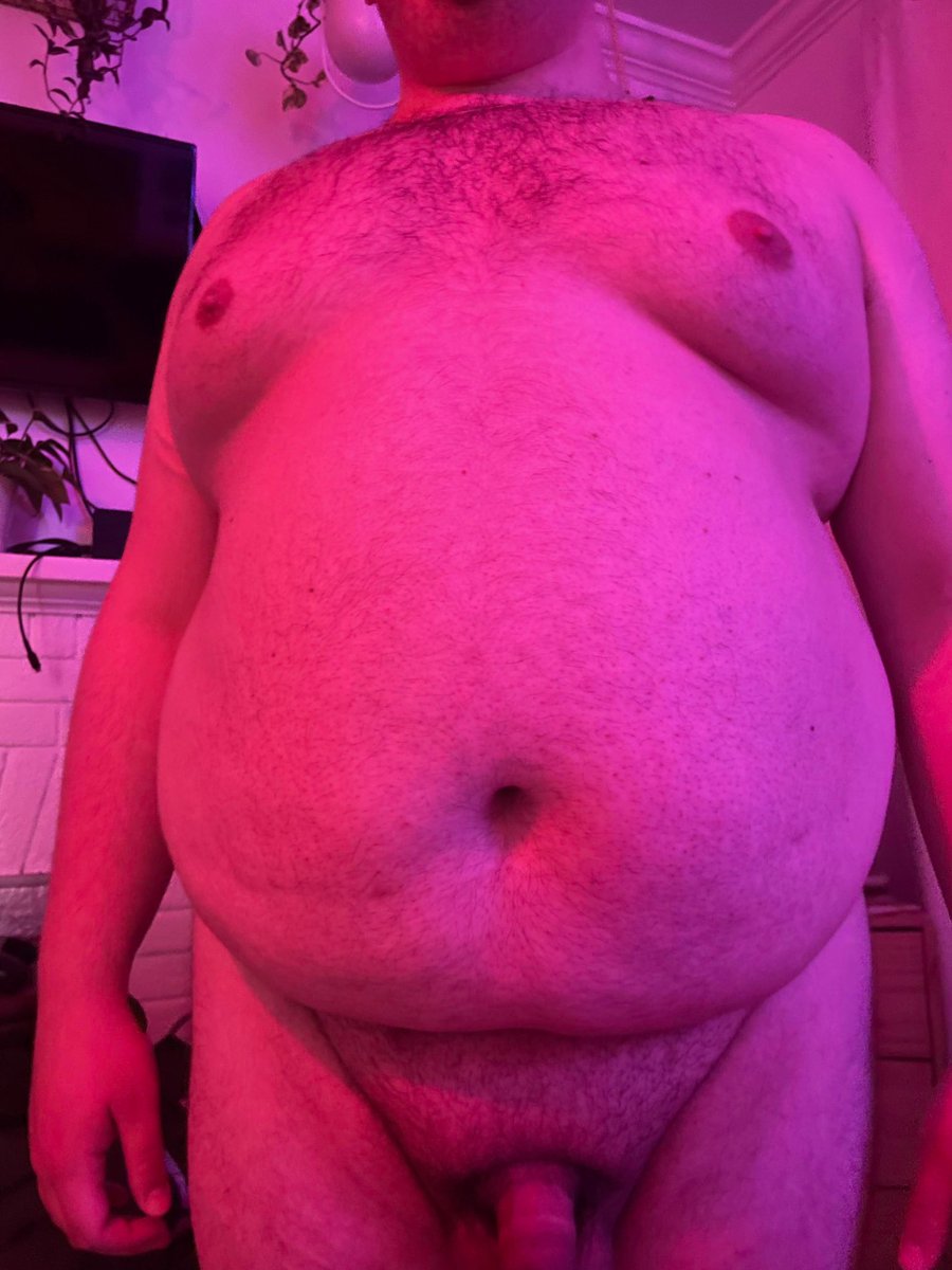 twinkbigdink's tweet photo. Happy #fatpadfriday shout out to this big boy top that let me worship him for a couple hours https://t.co/aqgqcbnMMu