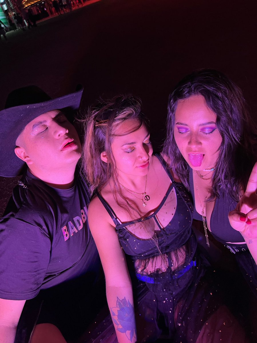 paulambert's tweet photo. Out of context Coachella @sandiiani @MiguelMonos https://t.co/jyRoXrUwVE
